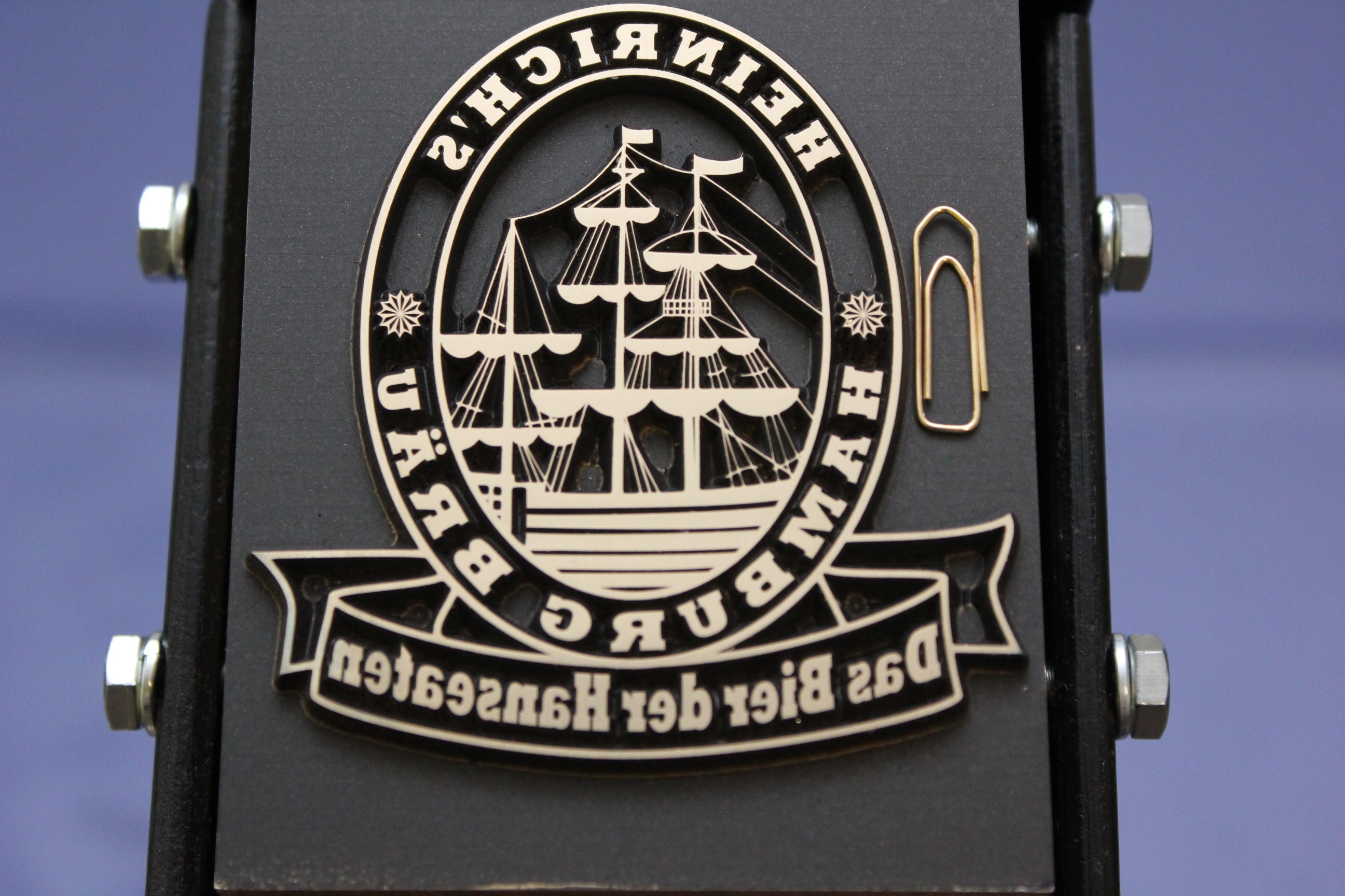 GRAVING | Graviertechnik Gross - Brennplatte mit Logo für einen elektrischen Brennstempel 