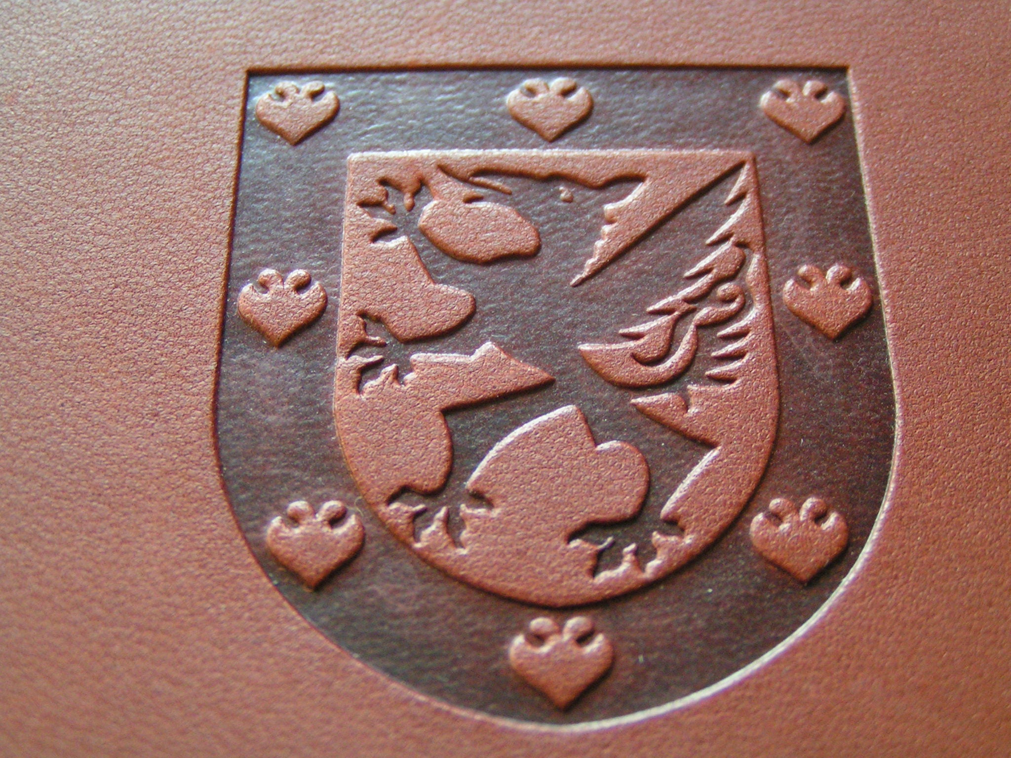 GRAVING | Graviertechnik Gross - Abbrand eines elektrischen Brennstempels auf Leder - wir empfehlen den Einsatz eines Hitzeregulators