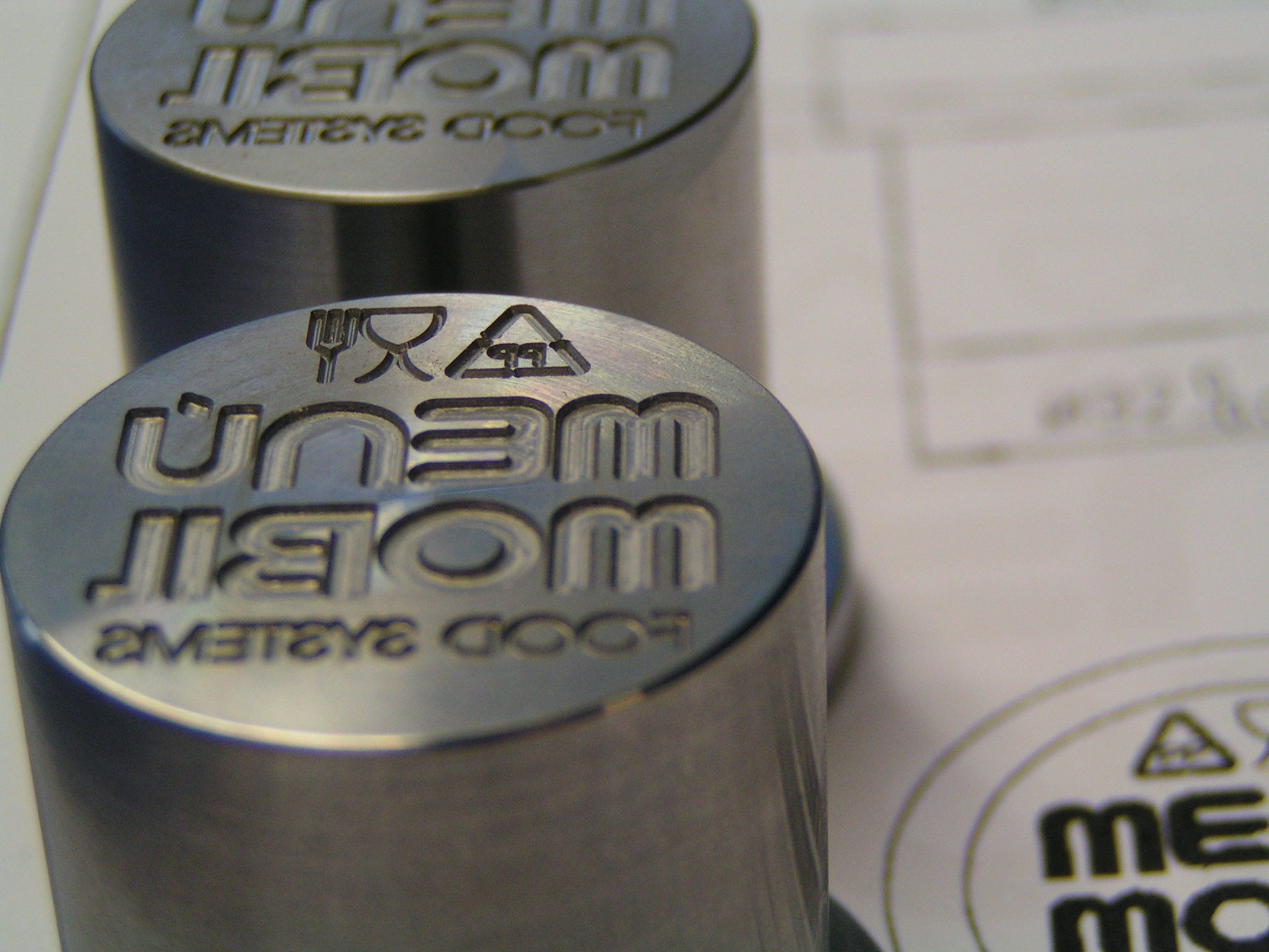 GRAVING | Graviertechnik Gross - Metallstempel & Maschinenstempel zur fälschungssicheren Kennzeichnung, Markierung