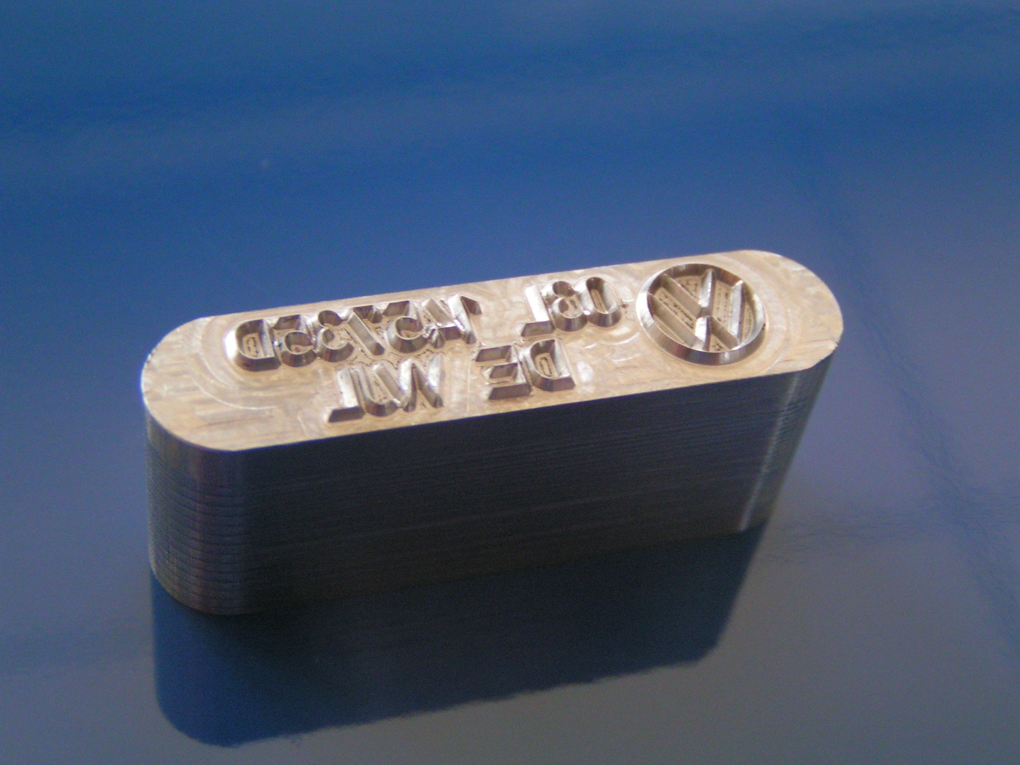 GRAVING | Graviertechnik Gross - Metallstempel & Maschinenstempel zur fälschungssicheren Kennzeichnung, Markierung